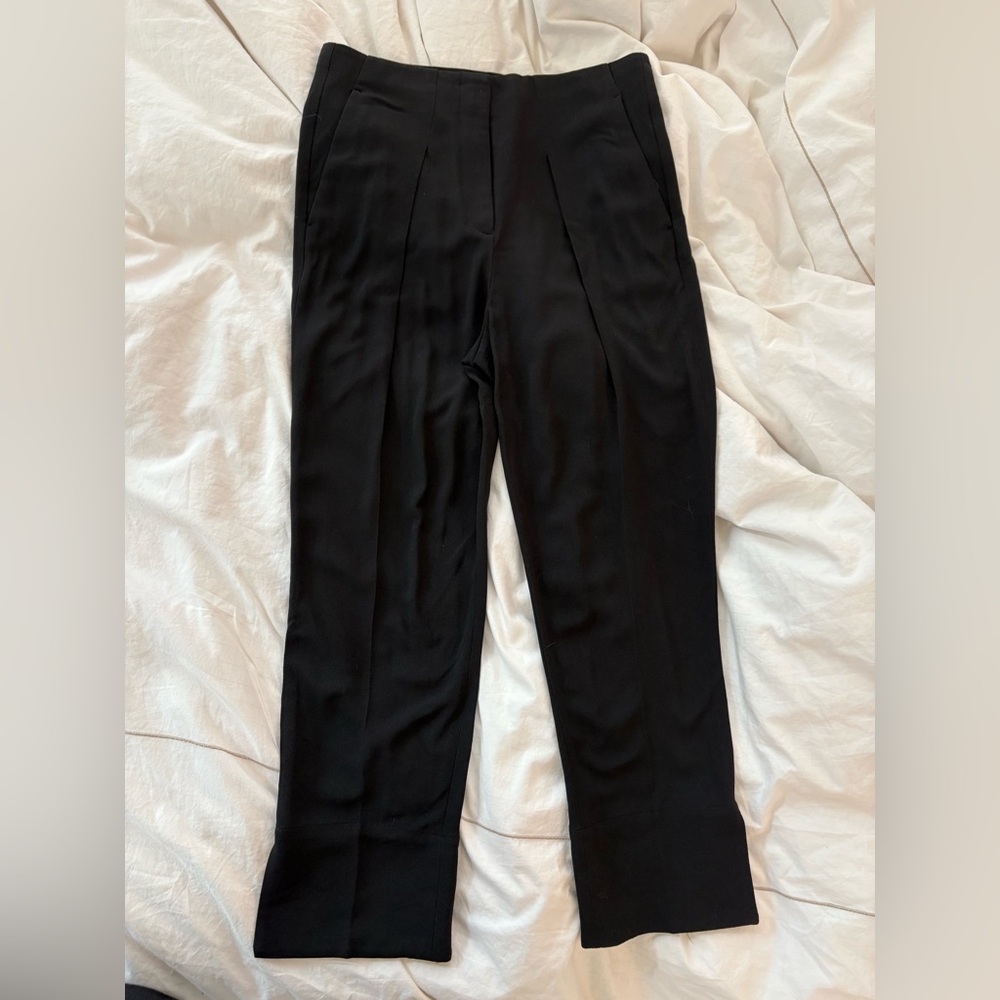 Theory Carrot Pleat pant in Rosina Crepe black 0 (but fits like 2) - Picture 6 of 16